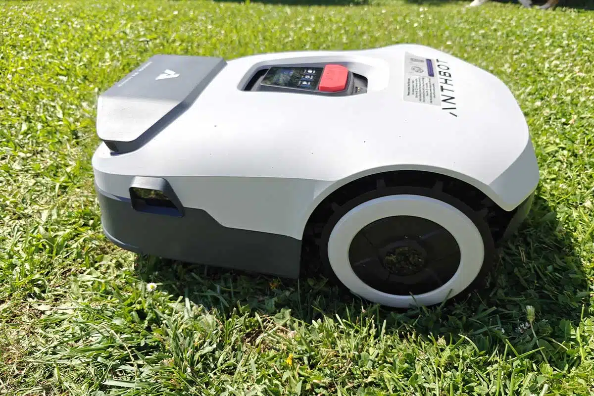 I test the ANTHBOT Genie 3000 robot lawn mower to say goodbye to the chore of mowing
